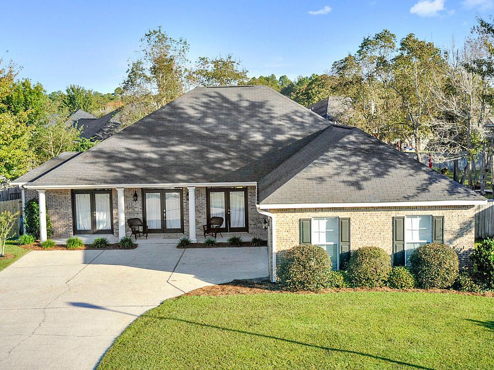 1st image of 13221 Carriage Cir