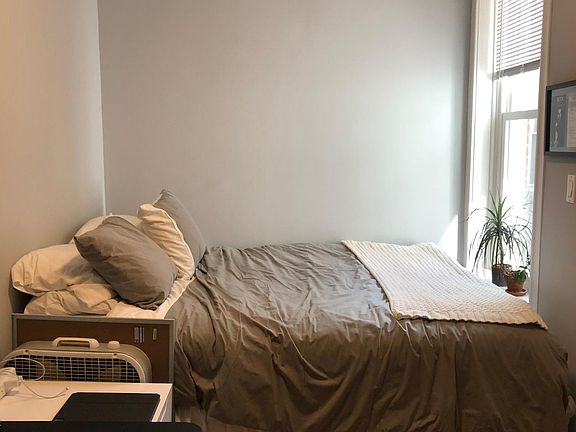 4th image of 842 N Oakley Blvd #3
