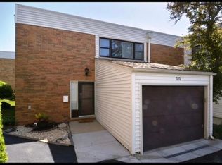 370 Willow Tree Ct #370, Hoffman Estates, IL 60169