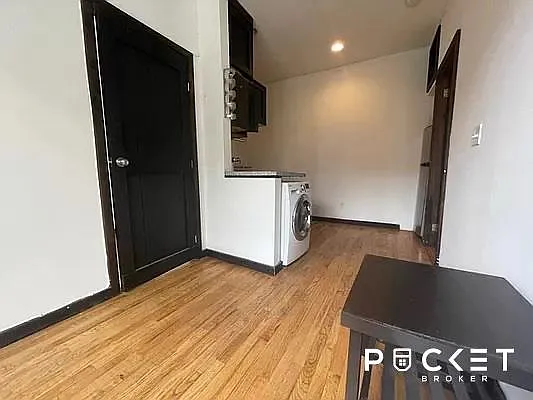 Rented by PocketBroker Inc | media 7