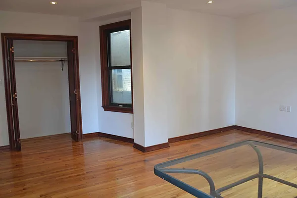 Rented by CLB Realty | media 75