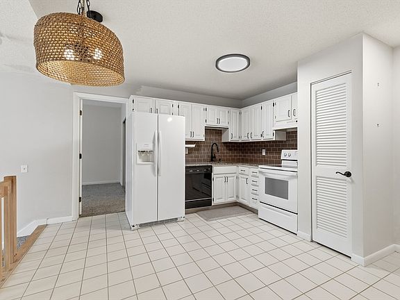 2nd image of 160 Burkhall St Unit 308