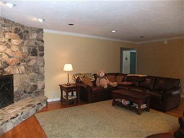 5th image of 3420 Lanark Ln