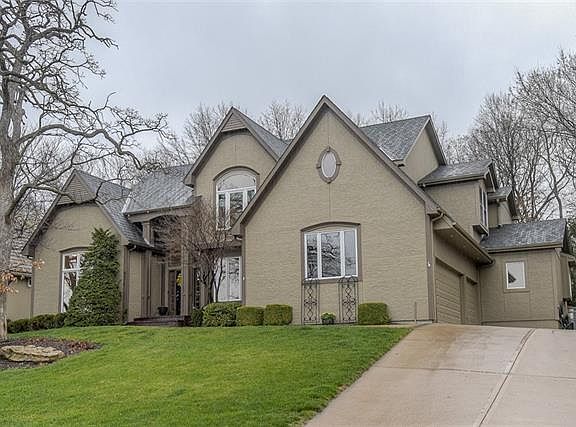 2nd image of 4305 NE Courtney Dr
