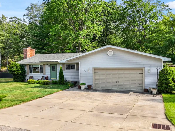 105 Ashwood Dr, Prudenville, MI 48651