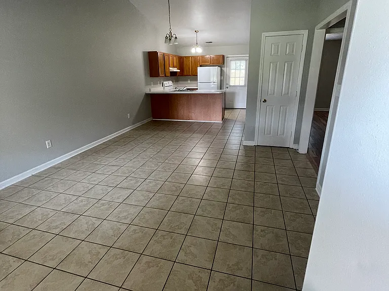 1105 Brian St #A — Photo 3