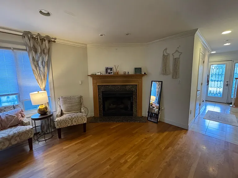 2133 Linwood Ave — Photo 5