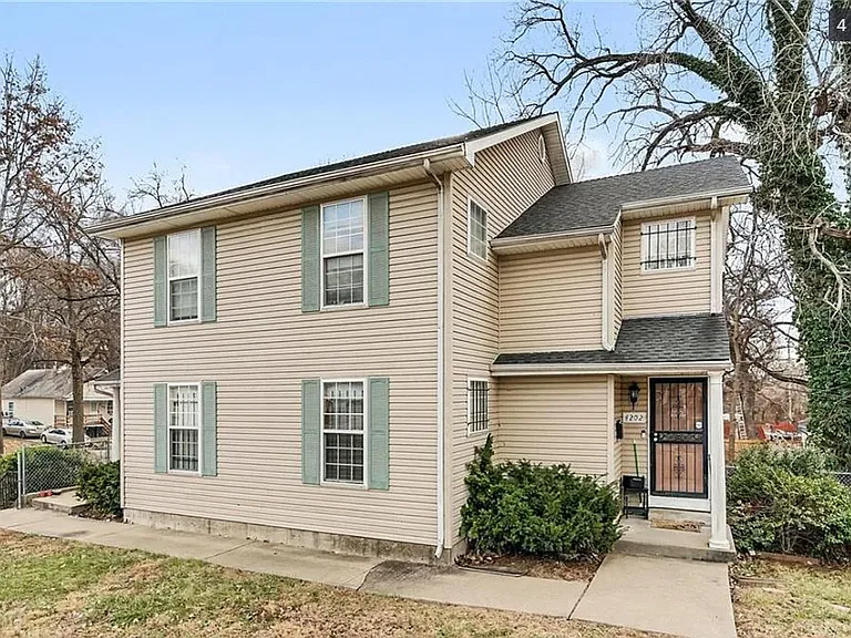 4202 Flora Ave #4200 — Photo 1