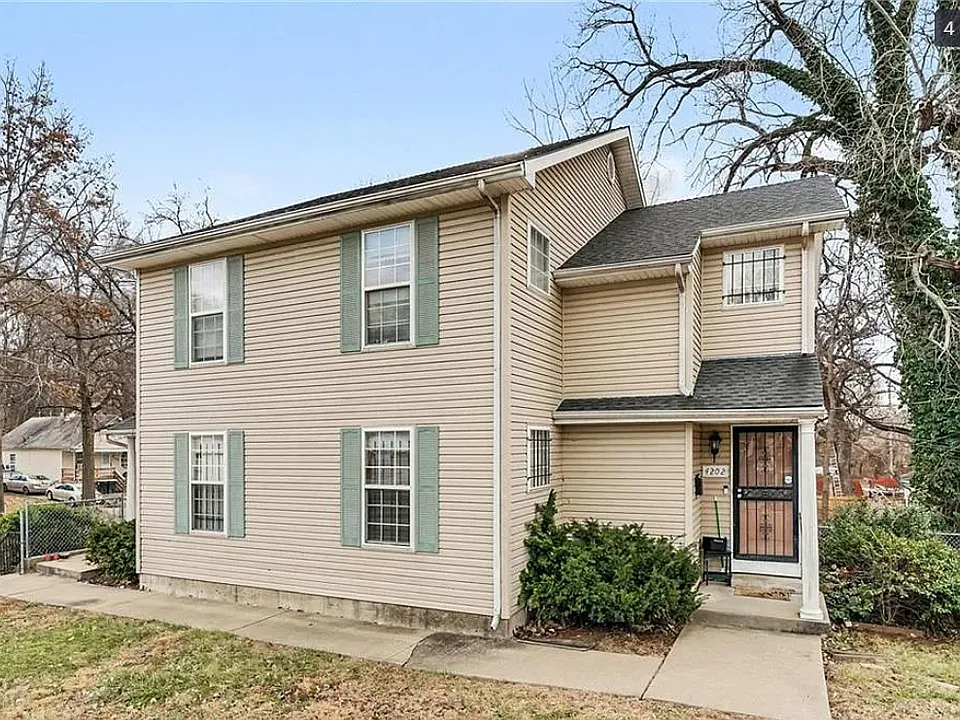 4202 Flora Ave #4200
