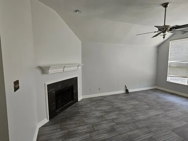 1518 Fallcreek Ct — Photo 12