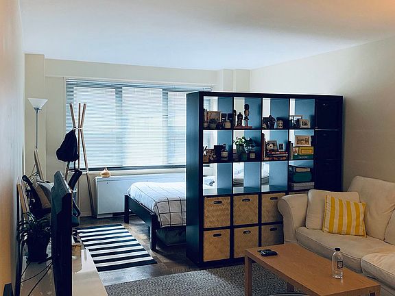5th image of 220 E 57th St APT 6A
