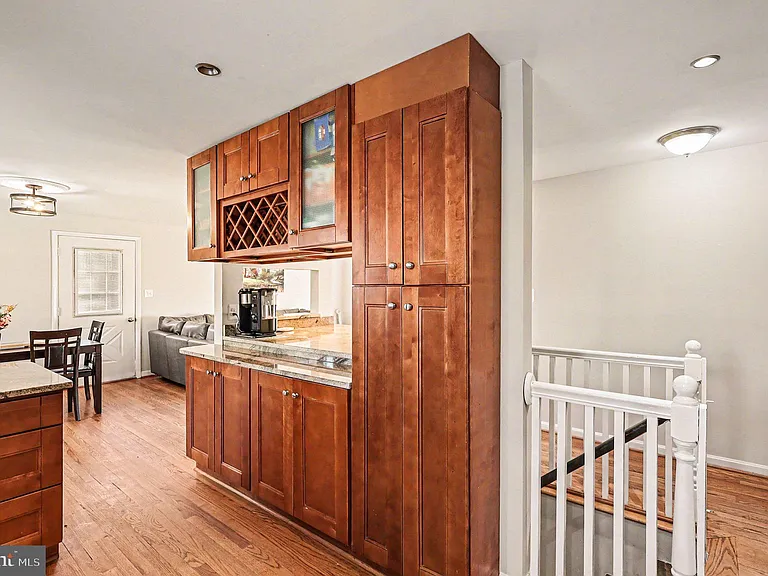 7409 Lake Dr — Photo 6