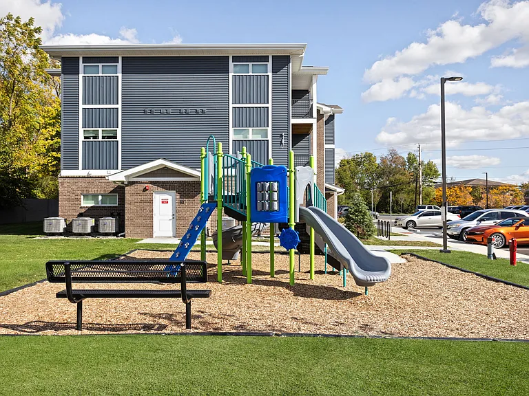 Forty Six Flats — Photo 15