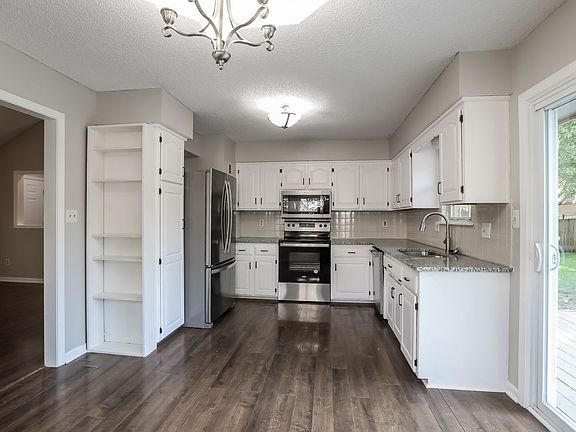 5th image of 1200 NE Hendrix Dr #817578