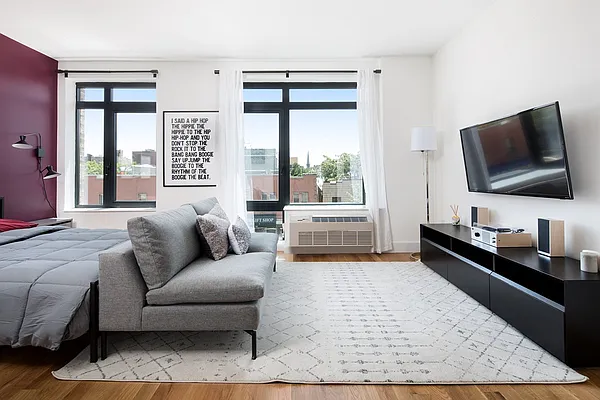 Rented by MNS | media 2