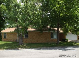 117 Gaylord Dr, Collinsville, IL