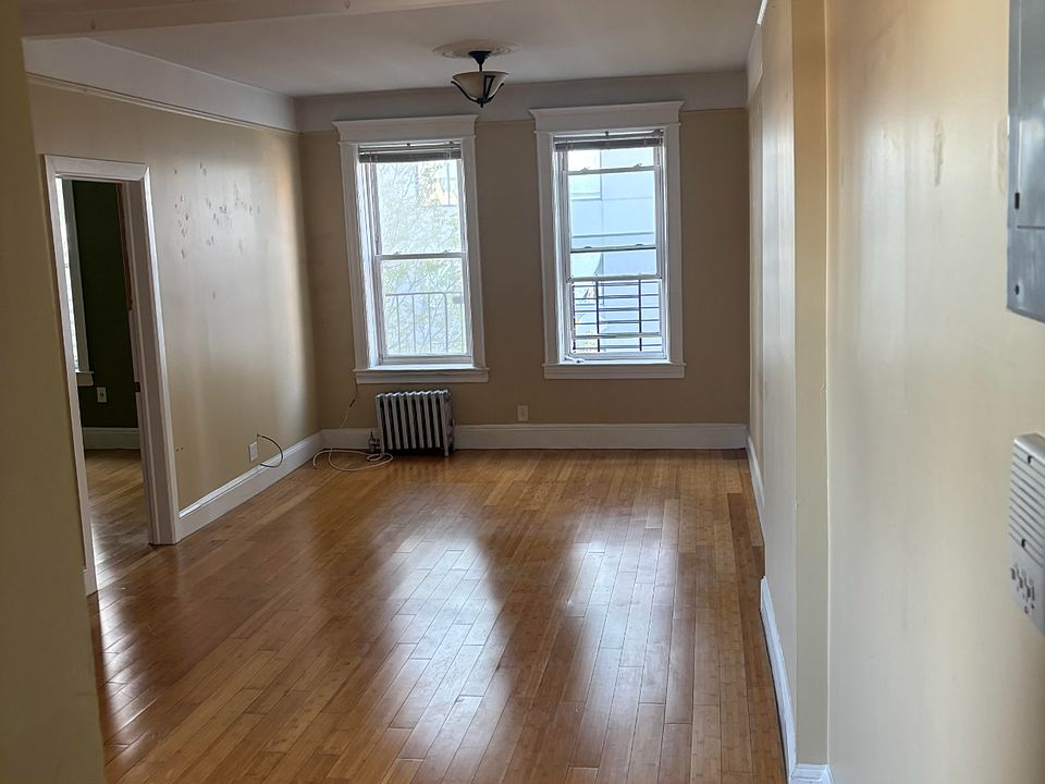 1st image of 37-11 9th St #8