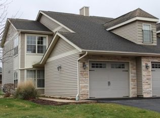 936 Buckingham Dr, Sycamore, IL 60178