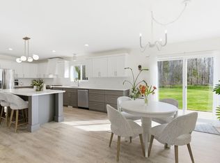 690 Gilbert Rd, Nanaimo, BC V9K1V2