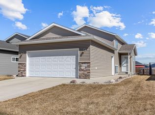6228 35th St S, Fargo, ND 58104