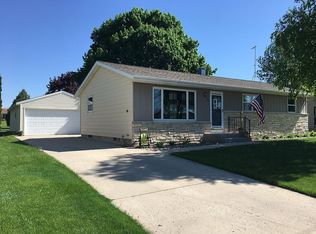 334 W Wilson St, Valders, WI 54245