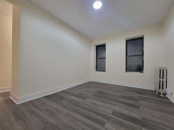3rd image of 1055 E 45th St Unit 1F