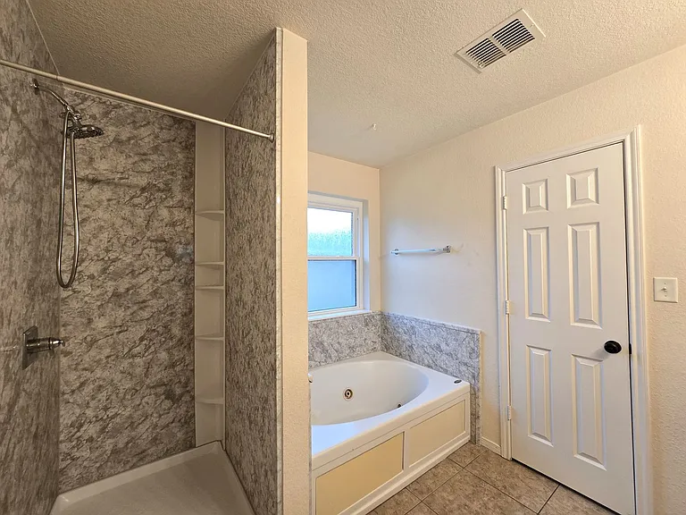 5705 Mandalay — Photo 20