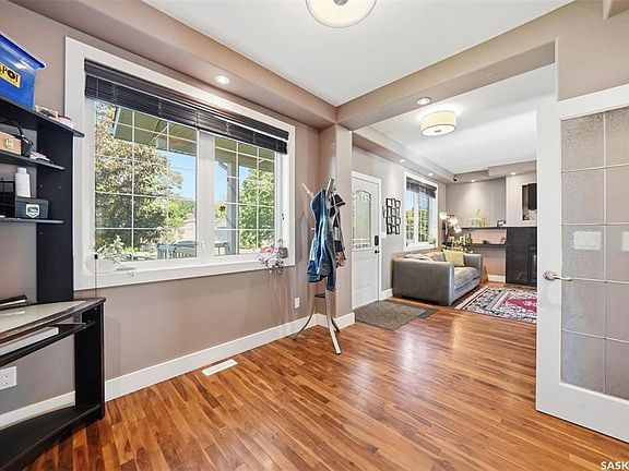 4th image of 2218 St Andrews AVENUE