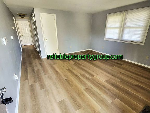 5th image of 2533 Berkley Ave