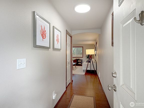 4th image of 4541 148th Street NE