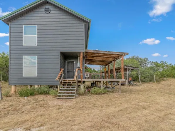 677 Kahn Dr, Rio Frio, TX 78879