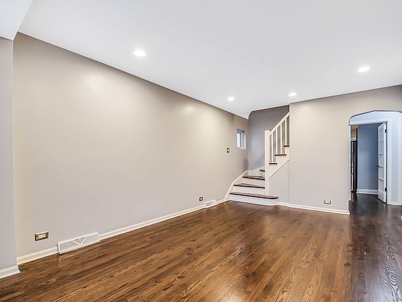 2nd image of 5043 S Laramie Ave