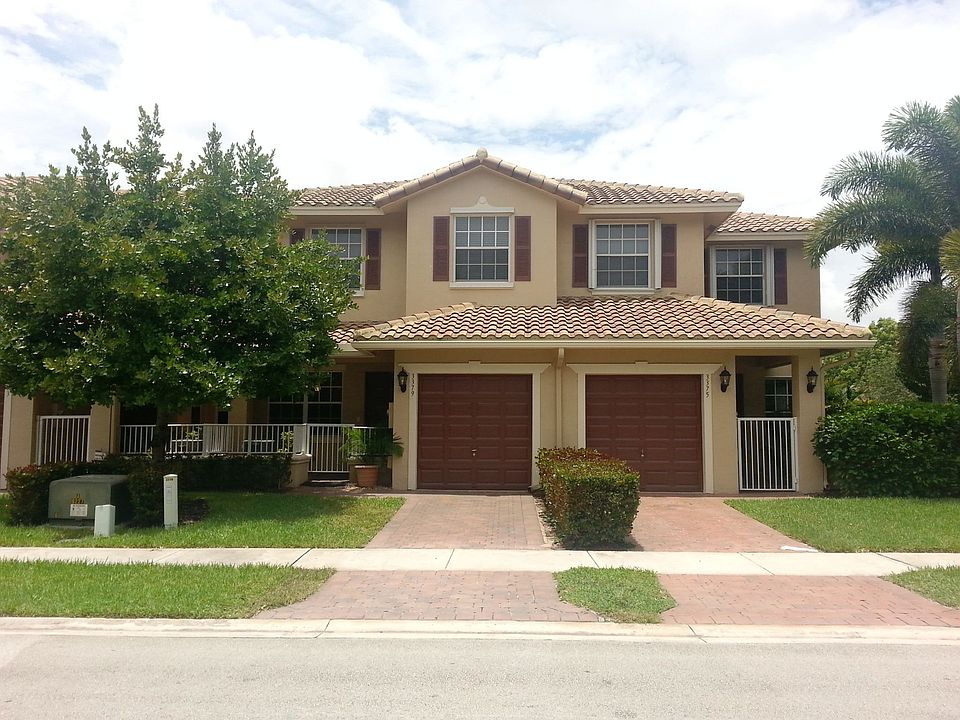 1st image of 3379 Lakeside Dr
