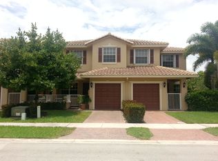 3379 Lakeside Dr, Davie, FL 33328