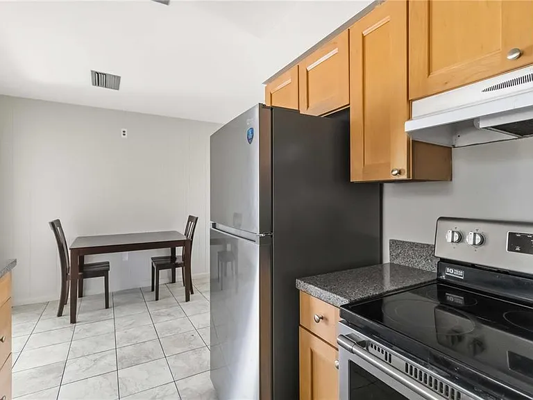 308 Lantana Ave — Photo 8