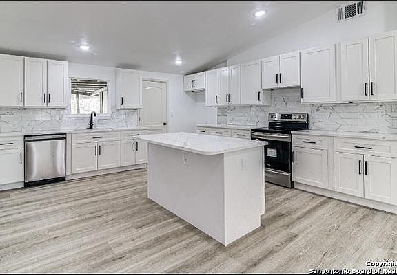 2nd image of 418 Spofford St