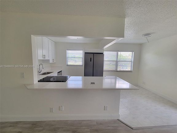5th image of 196 Mansfield #196