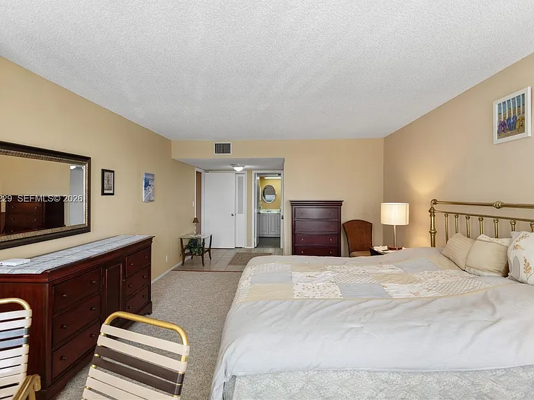 4020 Galt Ocean Dr #203 — Photo 44