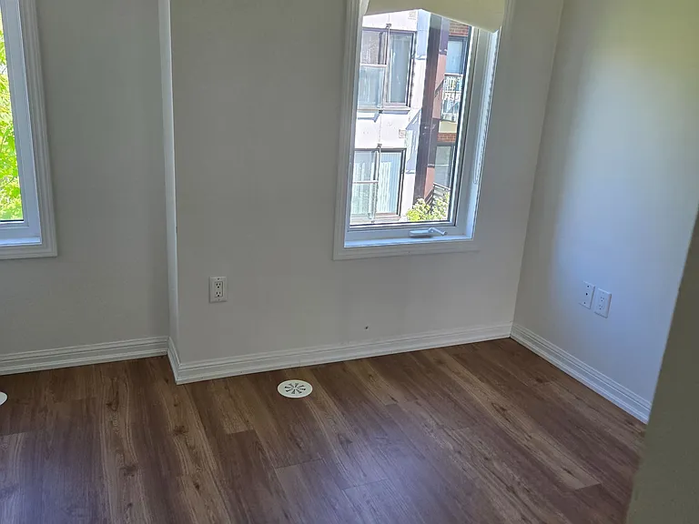 3120 Boxford Cres #5 — Photo 16