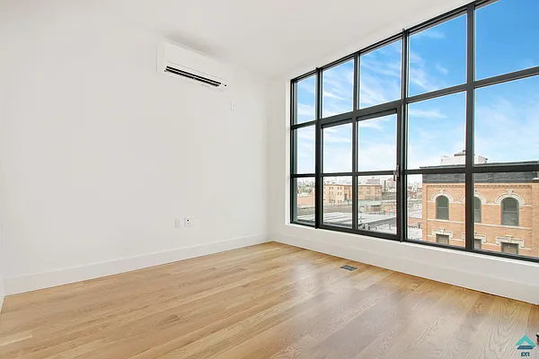 Rented by EXR | media 6