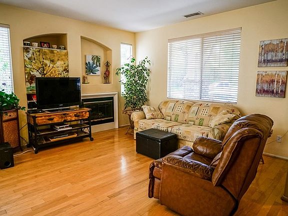 3rd image of 28517 Lobelia Ln