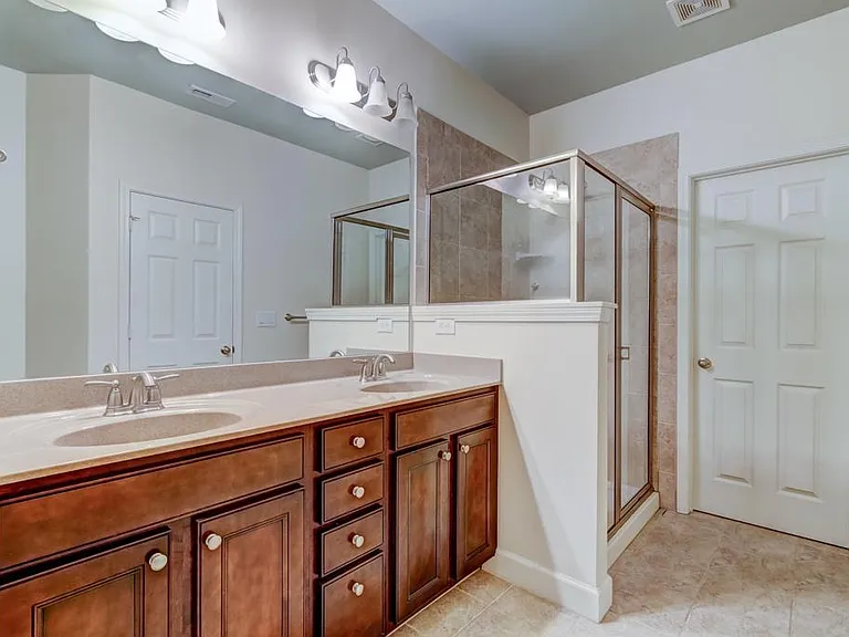 2027 Cobblestone Cir NE — Photo 24