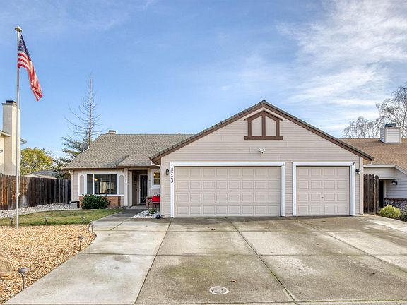 3rd image of 5723 Summit Dr