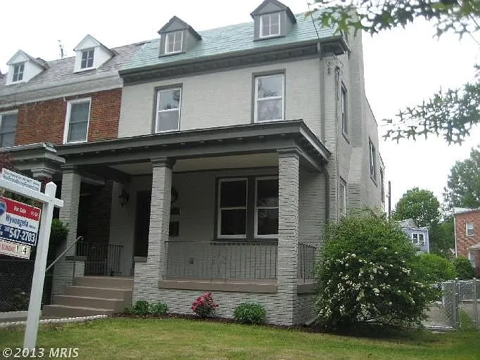 1336 Michigan Ave NE photo 1
