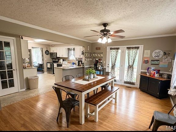 5th image of 107 Prospect St