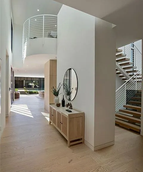4939 Petit Ave — Photo 2