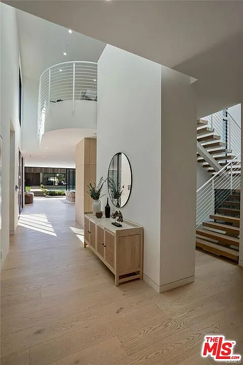 Building Photo - 4939 Petit Ave