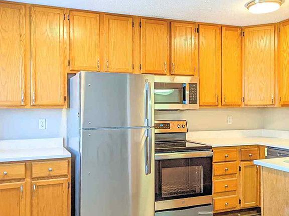 3rd image of 976 Robert St S APT 207