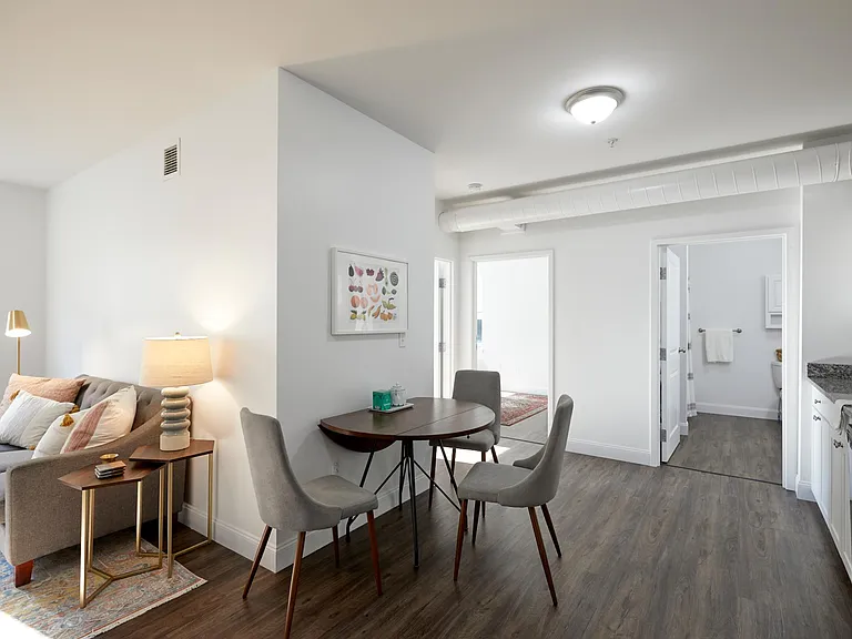 4-Bedroom , 2 Bathroom