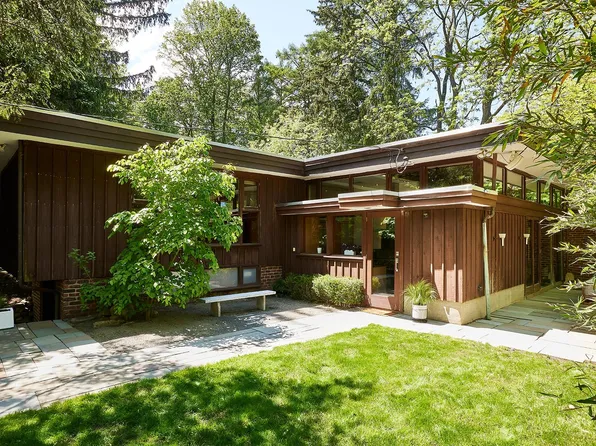 100 Old Pascack Road, Pearl River, NY 10965